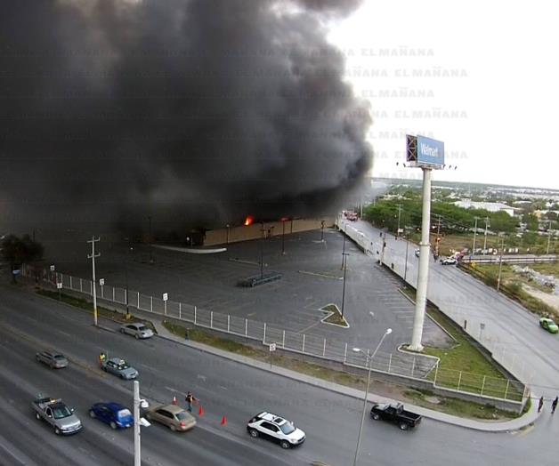 Incendio en Walmart  Reynosa; no hay víctimas