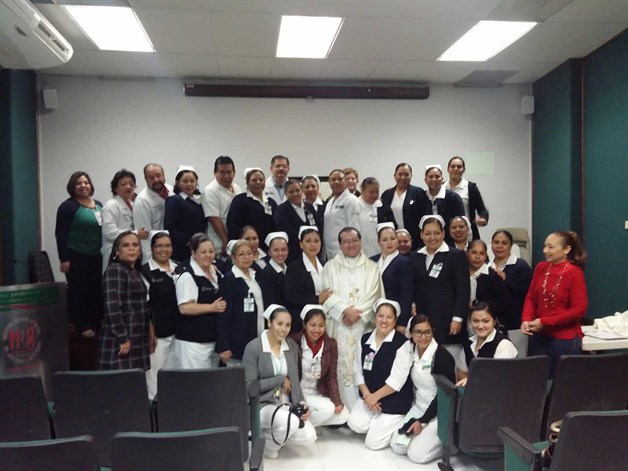 Festejan en Hospital General a enfermeras