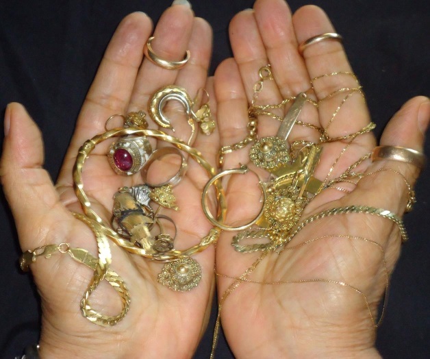 Buscan evitar cláusulas abusivas… que sí las hay. Bajo lupa, las casas de empeño