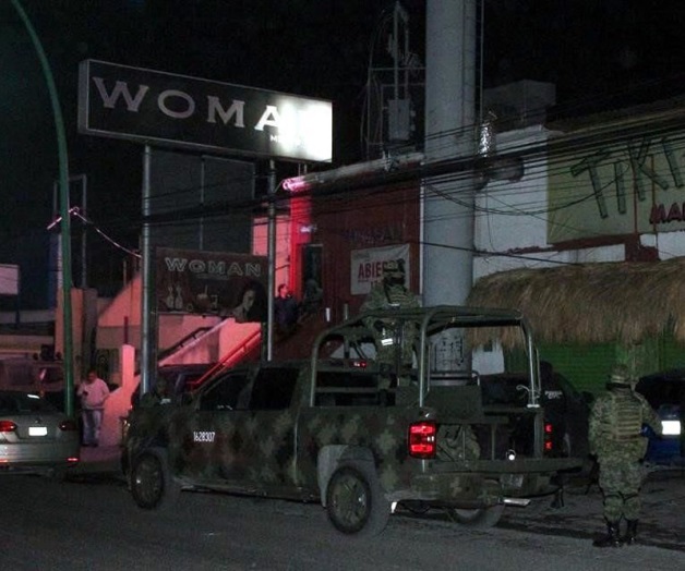 Realizan operativo en antros