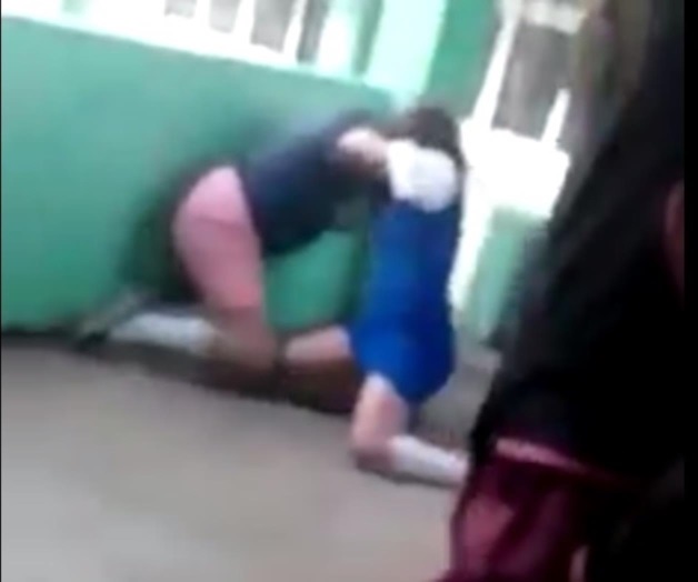 Exhiben en redesriña entre alumnas