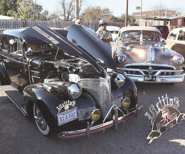 Exhibición Autos Clásicos Exhibición Autos Clásicos