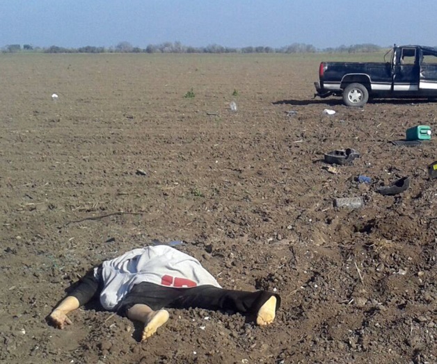 Muere tras volcarsey salirse de vehículo Muere tras volcarsey salirse de vehículo