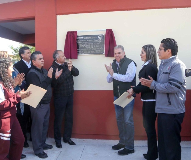 Entregan pavimentación de estacionamiento de la Secundaria Técnica 60 Entregan pavimentación de estacionamiento de la Secundaria Técnica 60