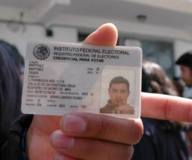 Inmigrantes mexicanos solicitan credencial de elector en EUA Inmigrantes mexicanos solicitan credencial de elector en EUA
