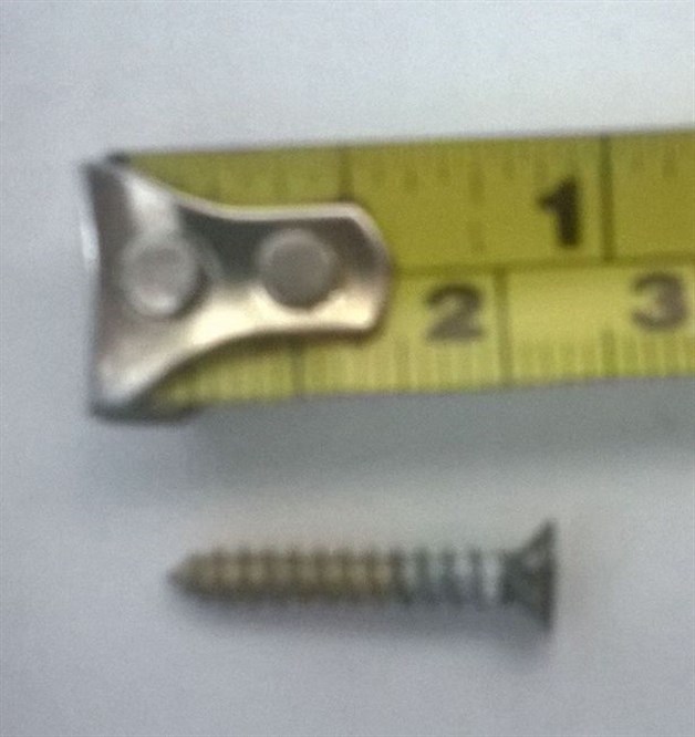 Mamá horrorizada encuentra tornillo de 2 pulgadas en pañal de su bebé