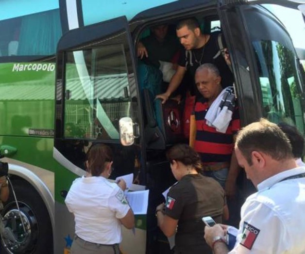 Arriba quinto grupo de cubanos que estaban varados en Costa Rica
