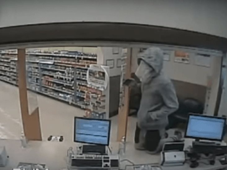 Intentaba robar una farmacia y se topó con un boxeador Intentaba robar una farmacia y se topó con un boxeador