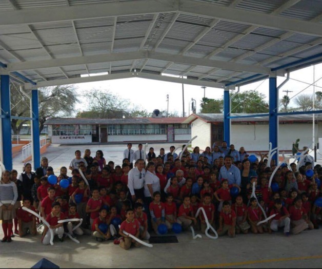 Transforman escuelas