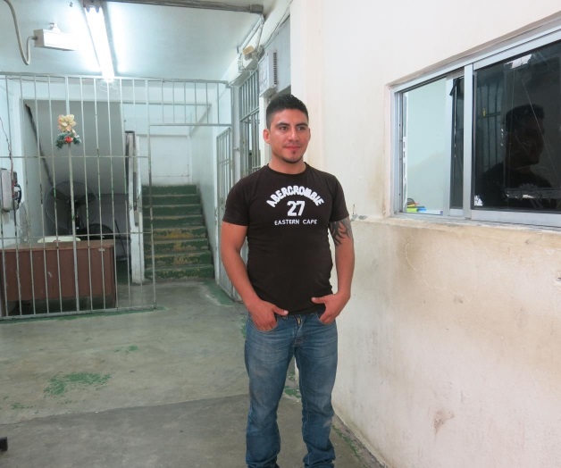 Detienen a dos por faltas al reglamento Detienen a dos por faltas al reglamento