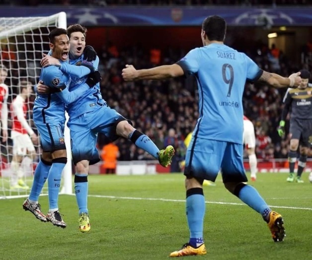 Vence Messi por fin a Cech