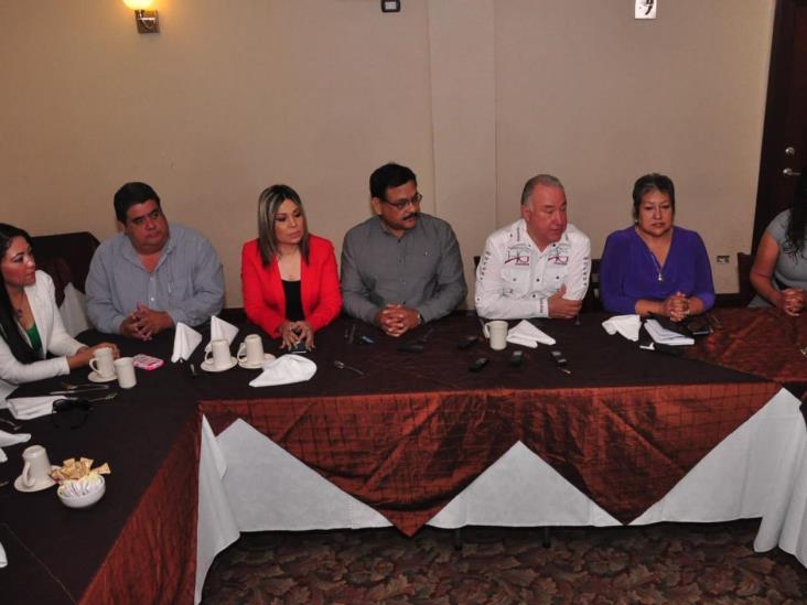 Se comprometen a no robar y no mentir. Presenta Morena sus precandidatos Se comprometen a no robar y no mentir. Presenta Morena sus precandidatos