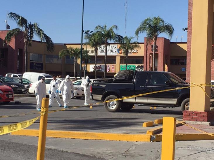 Ejecutan a comercianteafuera de pastelería Ejecutan a comercianteafuera de pastelería