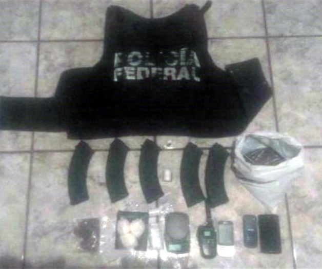 Caen 3 narcos con chalecos falsos de PF Caen 3 narcos con chalecos falsos de PF