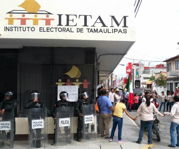 Arriban antimotines a la sede del Ietam
