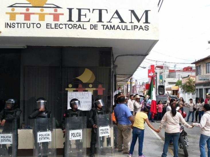 Arriban antimotines a la sede del Ietam Arriban antimotines a la sede del Ietam