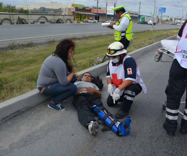 Arrolla expolicíaa otro expolicía