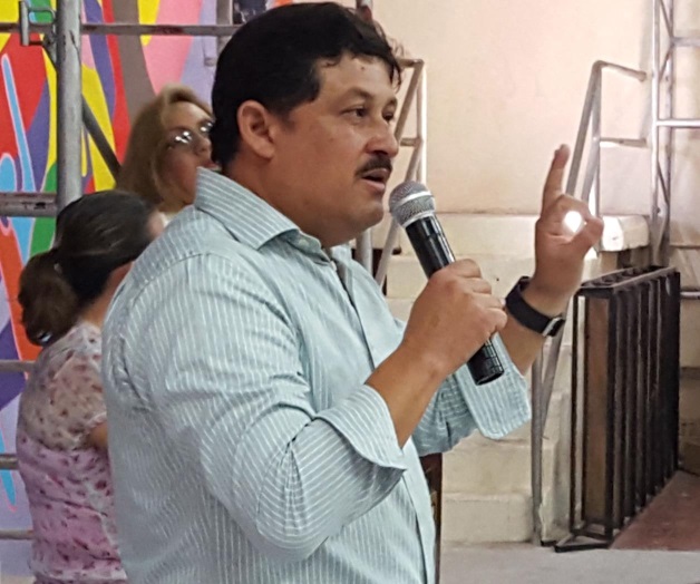 Escandón: Renuncia dirigente