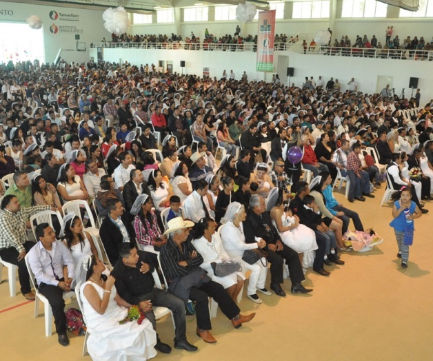 Inscriben a 680 parejas en matrimonio colectivo