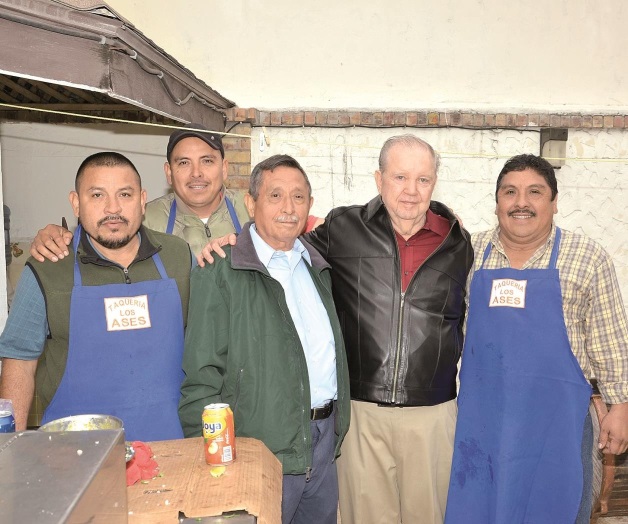 Acompañan un año más a su amigo Acompañan un año más a su amigo