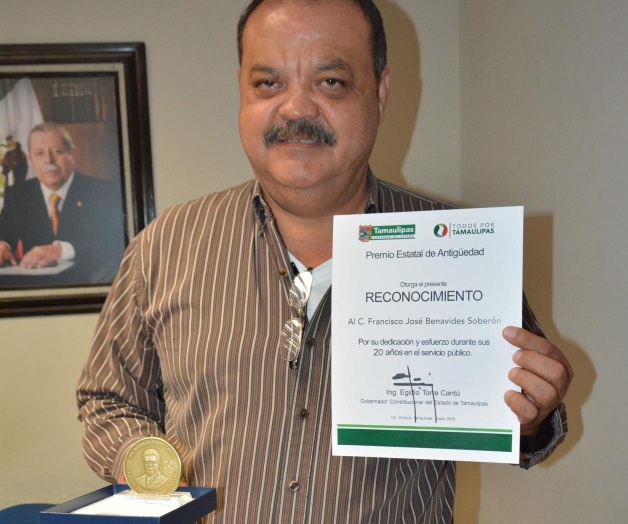 Premian a médico Premian a médico