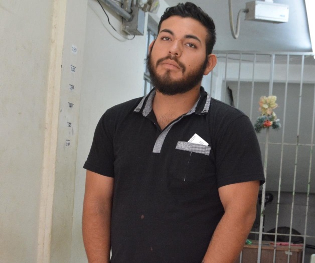 Víctima lo hace estrellarse. Cae secuestrador en choque Víctima lo hace estrellarse. Cae secuestrador en choque