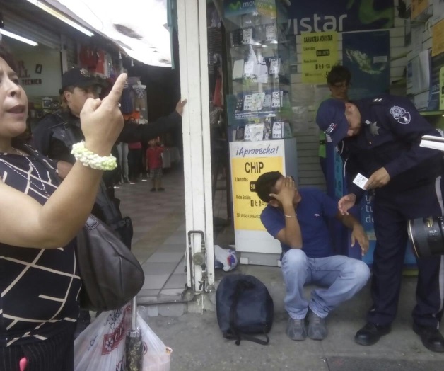 Atrapan 2 valientes mujeres a carterista