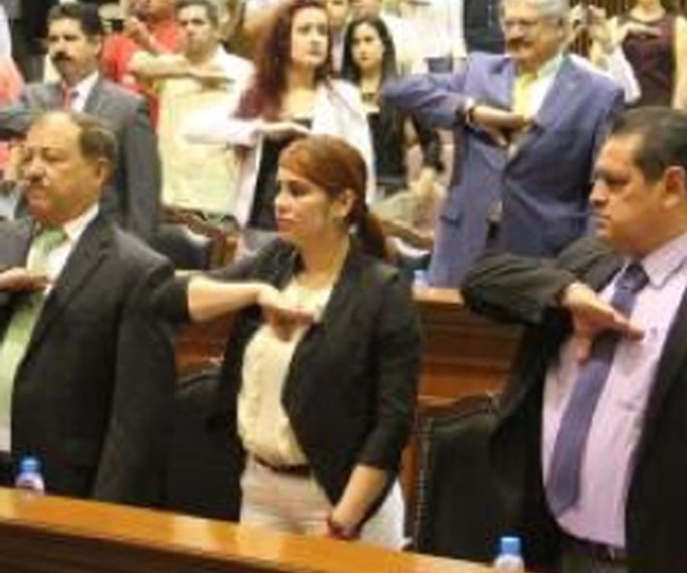 ‘Chapodiputada’ guarda silencio en la sesión ‘Chapodiputada’ guarda silencio en la sesión