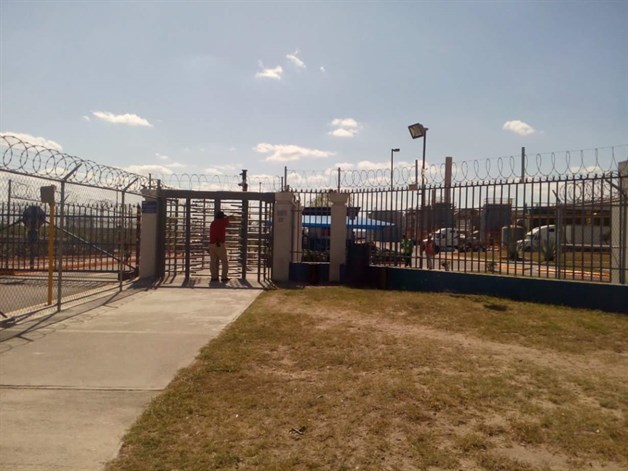 Evacuan maquiladora C&D technologies por ruptura de tubería