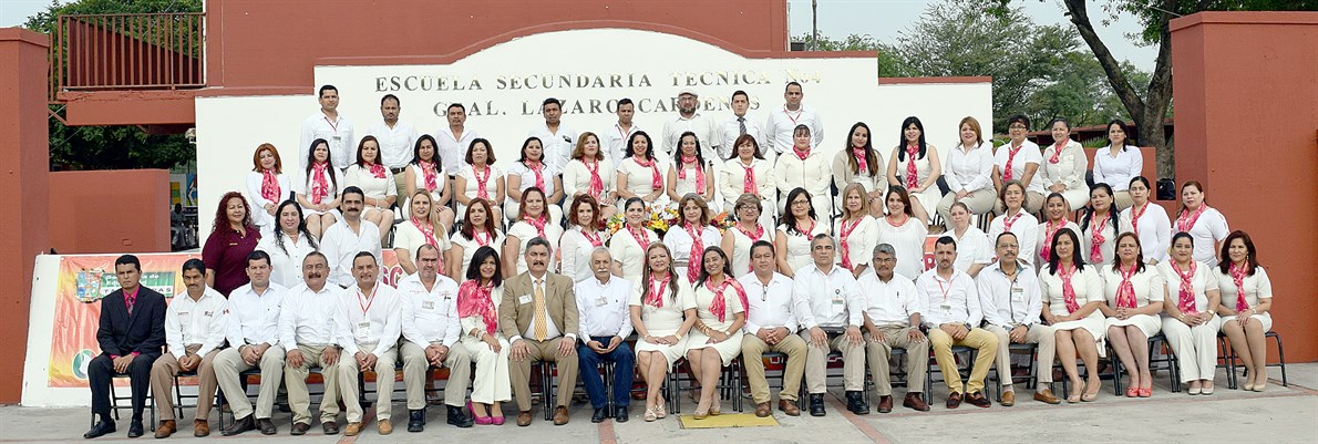 DIRECTIVOS. Personal de la Escuela Secundaria Técnica No. 4 “Gral. Lázaro Cárdenas del Río”.