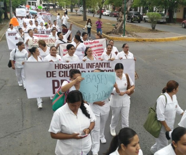 Protestan y logran que les den las plazas Protestan y logran que les den las plazas