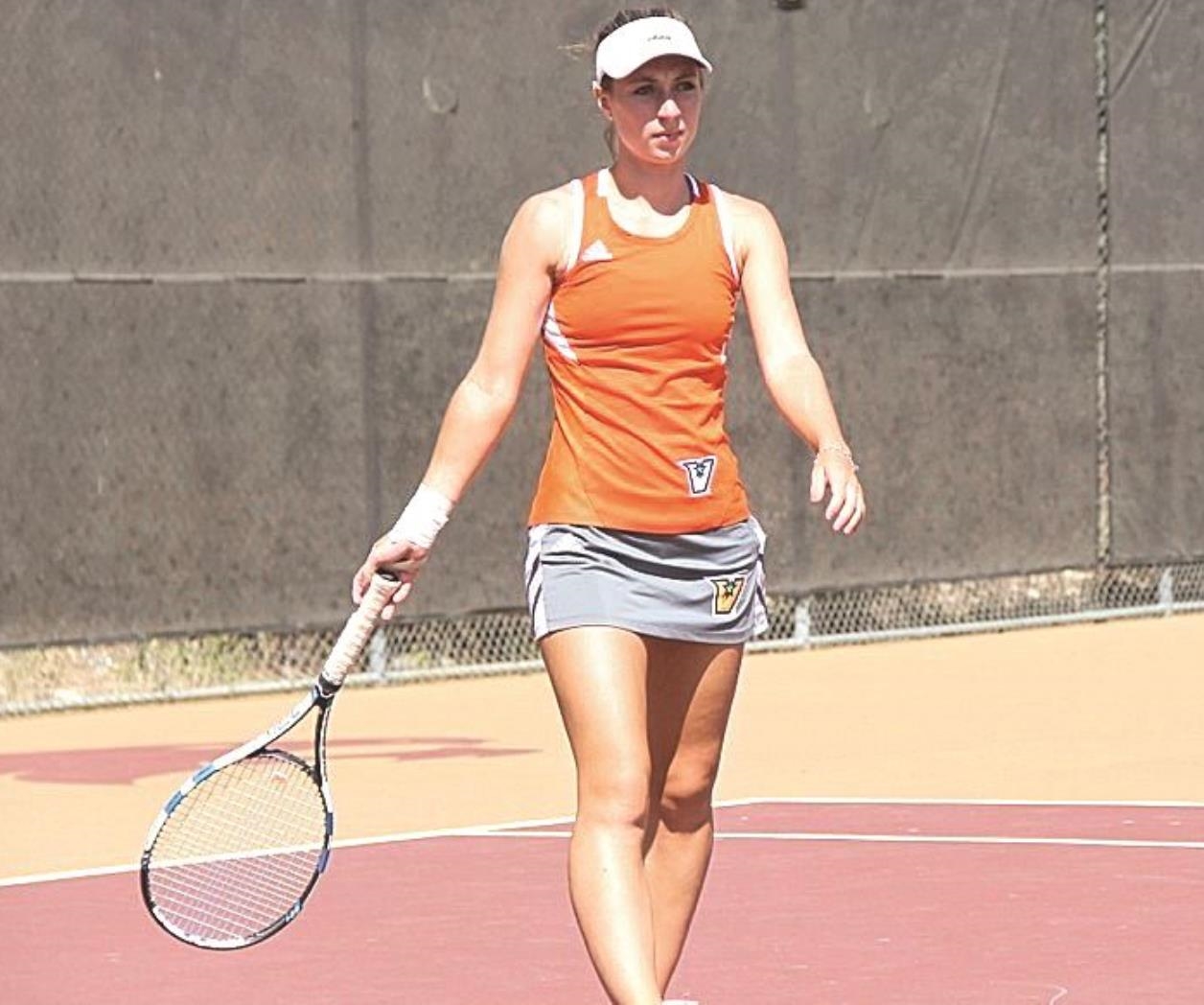 Caen tenistas ante Texas State por 3-4