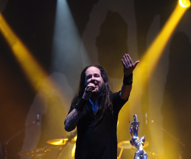 Korn muestra su poderío musical ante miles de fans mexicanos