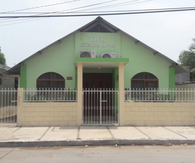 Vacían iglesia y hacen destrozos Vacían iglesia y hacen destrozos