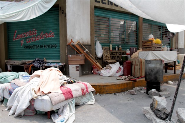 Con arte, Rafael Mandujano recrea la destrucción del temblor de 1985
