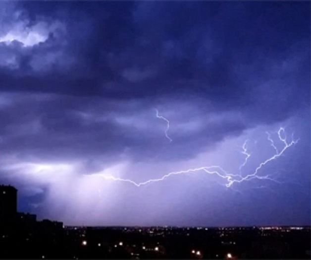 Muere persona por descarga eléctrica de un rayo en Zapopan, Jalisco