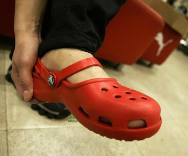 ¡Usar Crocs te deforma los pies! ¡Usar Crocs te deforma los pies!