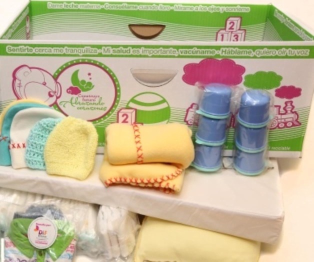 Cunas de cartón, la inusual medida finlandesa que adoptan los gobiernos en México