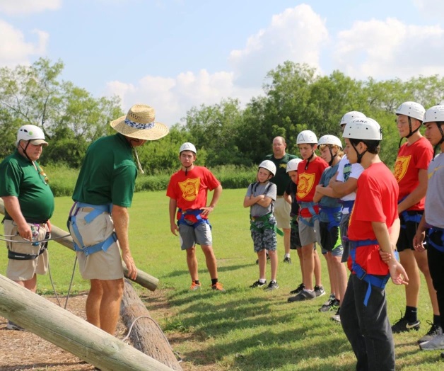 Campamento militar para jóvenes y niños; Aventura para varones de 12 a 18 años Campamento militar para jóvenes y niños; Aventura para varones de 12 a 18 años
