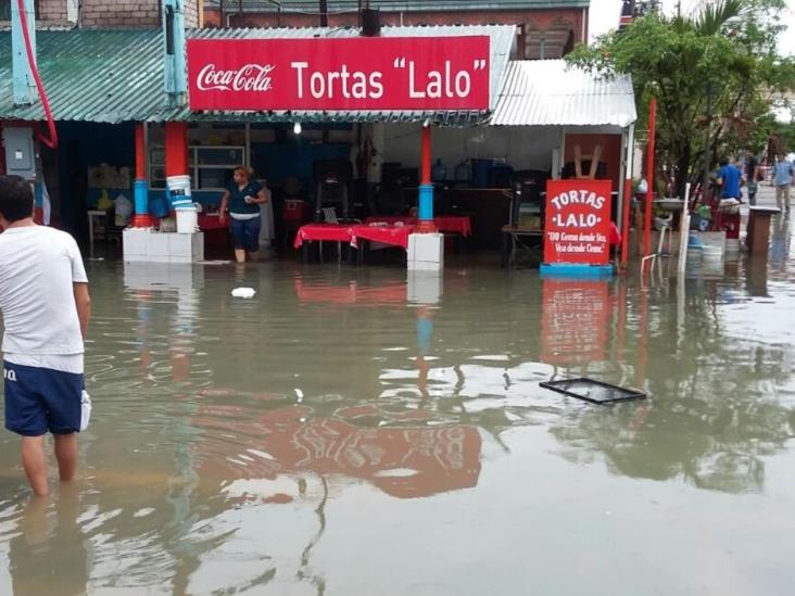 Genera caos torrencial lluvia en la zona sur Genera caos torrencial lluvia en la zona sur