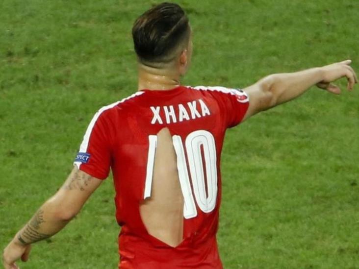 Suiza bromea por las camisetas rotas de Puma Suiza bromea por las camisetas rotas de Puma