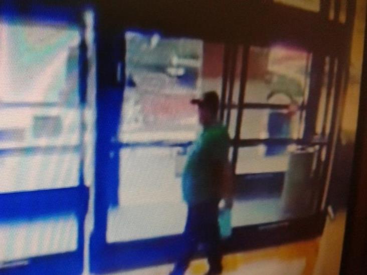 Piden colaboración para dar con ladrón de tienda Piden colaboración para dar con ladrón de tienda