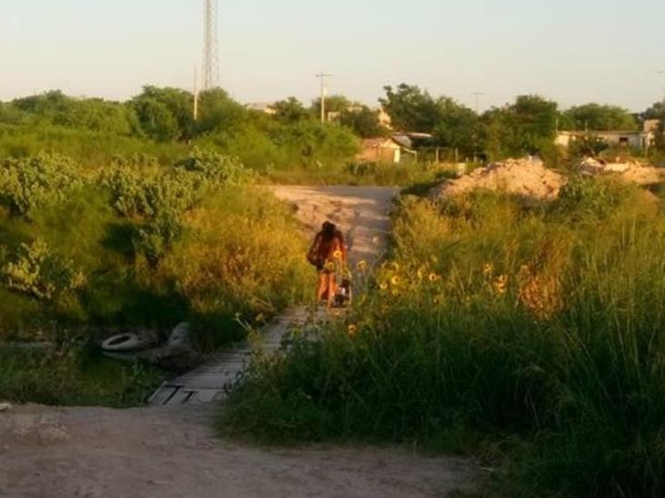 Reprochan uso de motos en puente peatonal Reprochan uso de motos en puente peatonal
