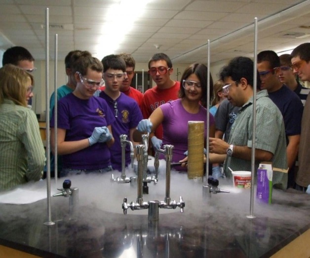 Resaltan importancia de becas en tecnología