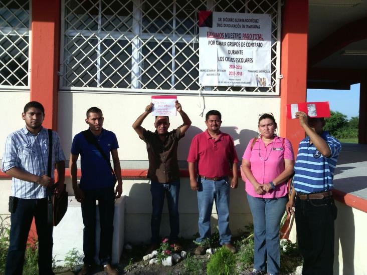 Maestros protestaron por falta de pago de 2 años, en Reynosa Maestros protestaron por falta de pago de 2 años, en Reynosa