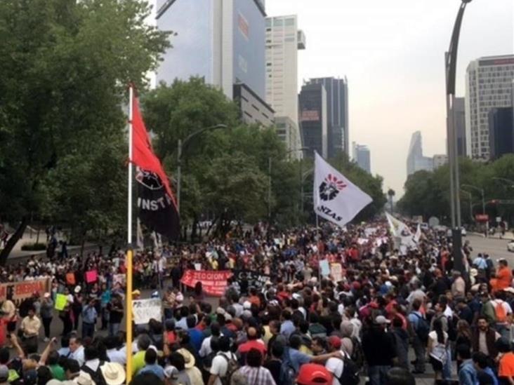 Intenta de nuevo CNTE entrar al Zócalo Intenta de nuevo CNTE entrar al Zócalo