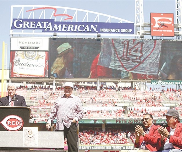 ENTRONIZADO AL SALÓN DE LA FAMA; Pete Rose es inmortalizado con Cincinnati