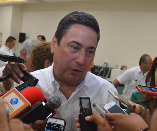 Reaparece Baltazar en reunión restringida