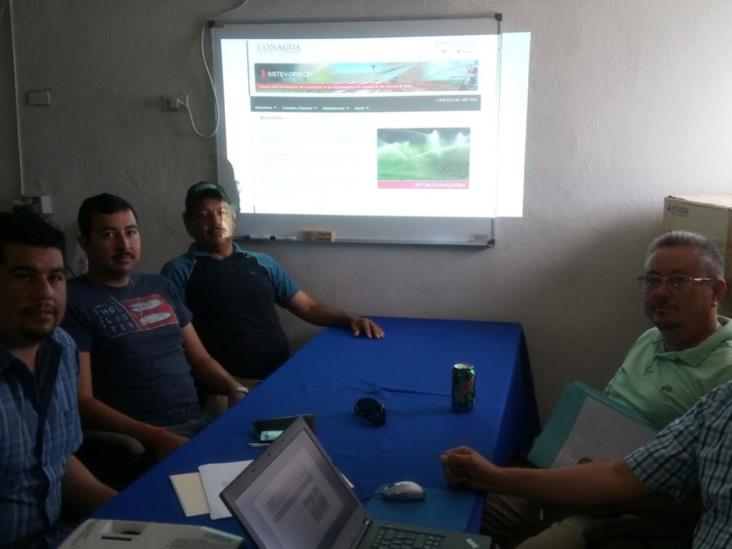 Capacitan a gerentes en desempeño de módulos de riego Capacitan a gerentes en desempeño de módulos de riego