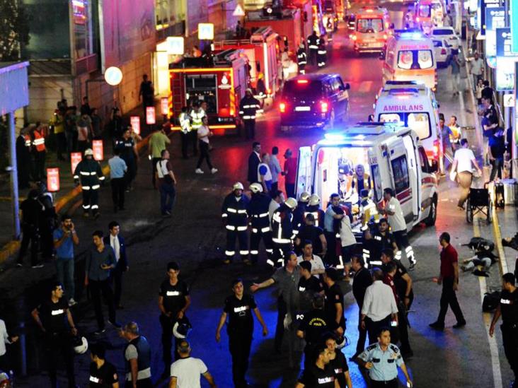 Un atentado suicida causa 36 muertos en el aeropuerto de Estambul Un atentado suicida causa 36 muertos en el aeropuerto de Estambul